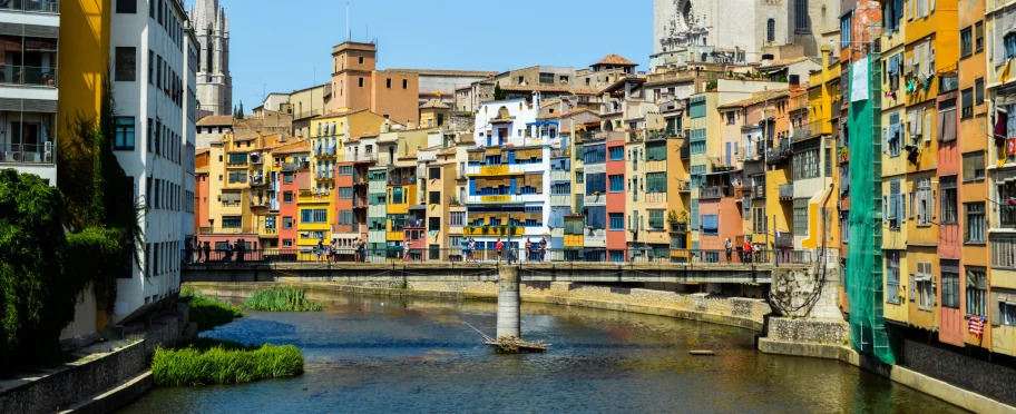 Las Casas del Onyar de Gerona